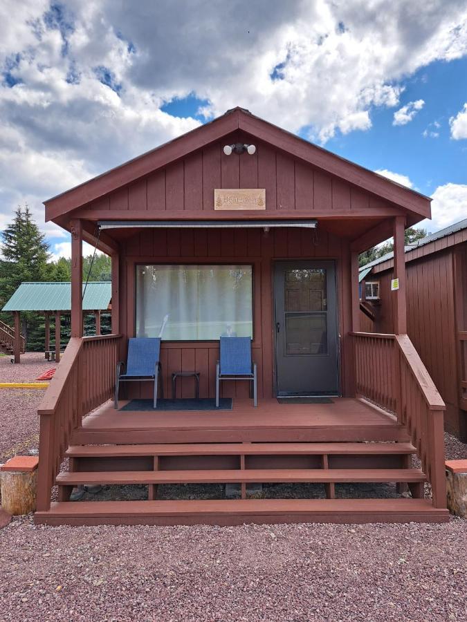 Sky Eco - Glacier General Store&Cabins Coram Exterior foto