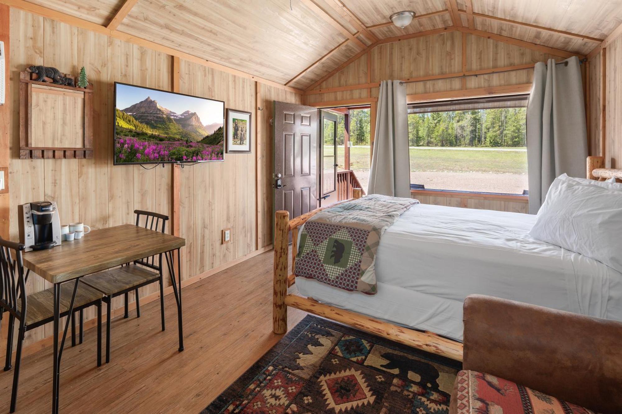 Sky Eco - Glacier General Store&Cabins Coram Exterior foto